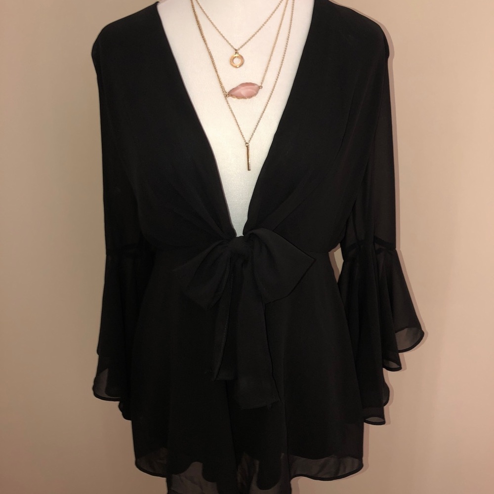 🔥SALE🔥BLACK ROMPER - Picture 4 of 7